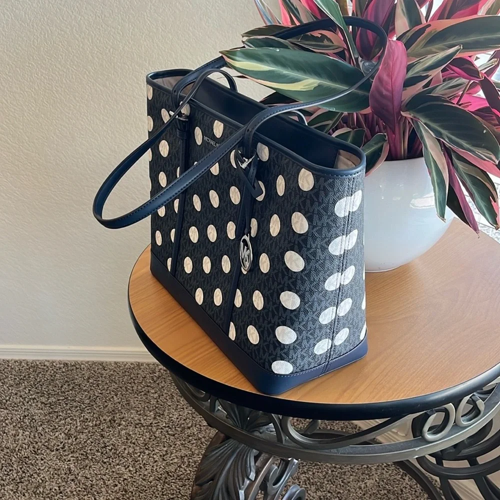 Michael Kors Navy and White Polka Dot Jet Set Travel Tote NWT & Dust bag - Picture 3 of 11